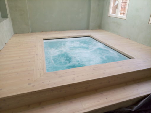 Bagno turco, vasca idromassaggio e doccia emozionale in mosaico