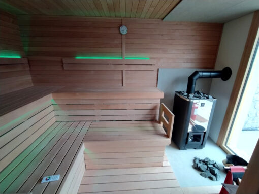 Sauna in alder con stufa a Legna Kastor Tylo
