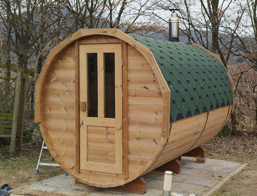 sauna a botte con stufa a legna sauna a botte con stufa a legna
